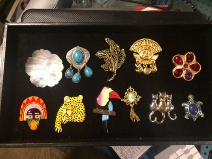 Various pins 
