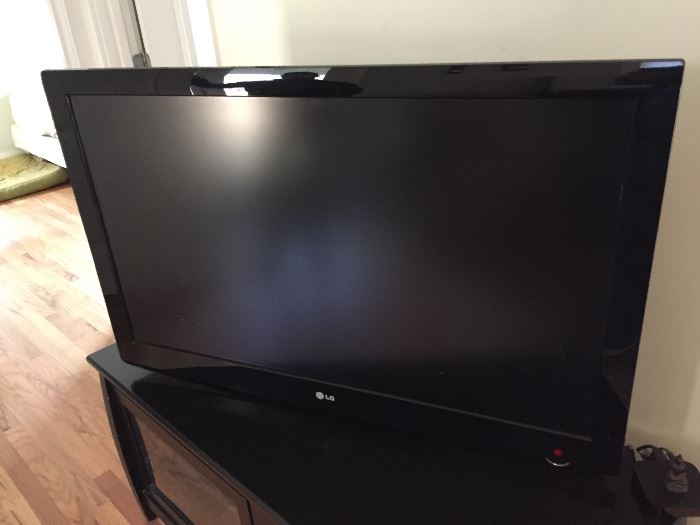 42 inch LG flat screen TV