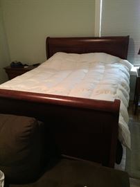 Queen size Sleigh bed