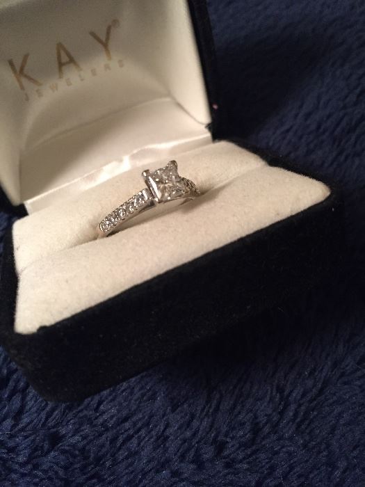 Approx 1/4 carat engagement ring