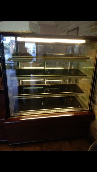 Commercial pastry case