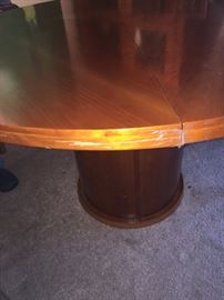 HOUSE OF DENMARK DINING TABLE WITH RETRACTABLE LEAVES - CRACKED SIDE LIP