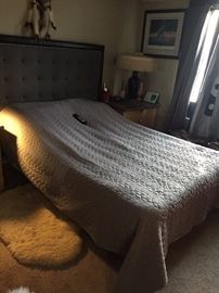 QUEEN SIZE TEMPUR PEDIC ADJUSTABLE BED