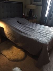 QUEEN SIZE TEMPUR PEDIC ADJUSTABLE BED