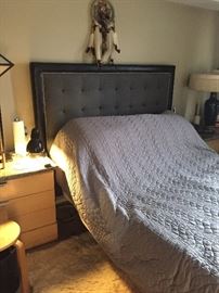 QUEEN SIZE TEMPUR PEDIC ADJUSTABLE BED