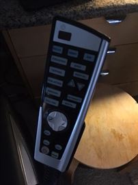 BLACK LEATHER ELECTRIC FULL BODY MASSAGE CHAIR