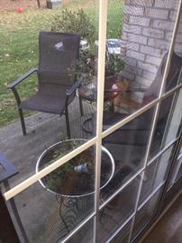 TILE TOP ROUND PATIO TABLE WITH 4 CHAIRS