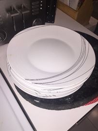 GORMET BASICS BY MIKASA DINNERWARE