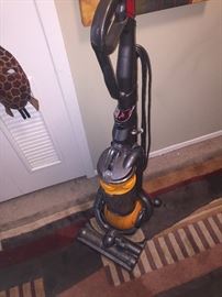 DYSON VACUUM
