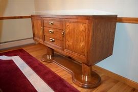 comes with glass top to protect the wood