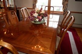 stunning! centerpiece not included