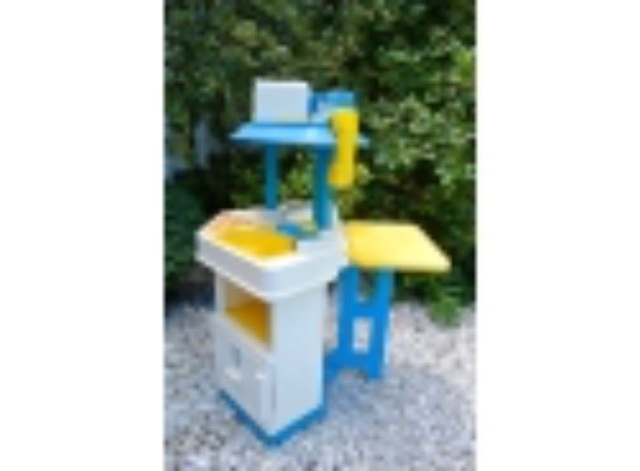 Fisher Price Kitchen - comes with all accessories