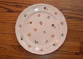 Villeroy & Boch Vitro-Porcelaine China Set (Petit Fleur Pattern)