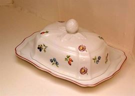 Villeroy & Boch Vitro-Porcelaine China Set (Petit Fleur Pattern)