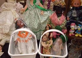 Collection of Dolls (Collectible Dolls, Ethnic & Vintage)