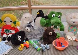 Dolls & Stuffed Animals
