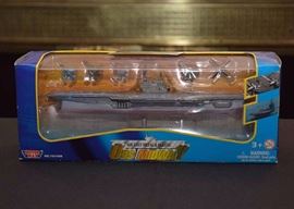 Motormax USS Midway Diecast Metal & Plastic Set