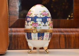 Egg -Shaped Trinket Box