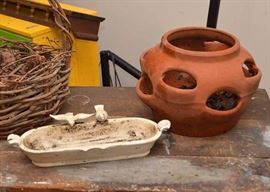 Garden Planters & Decor