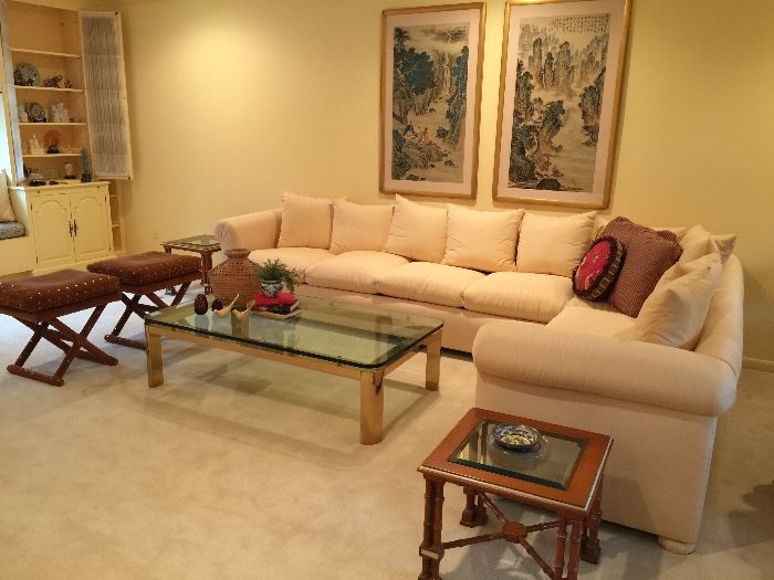 Sectional sofa in very clean condition