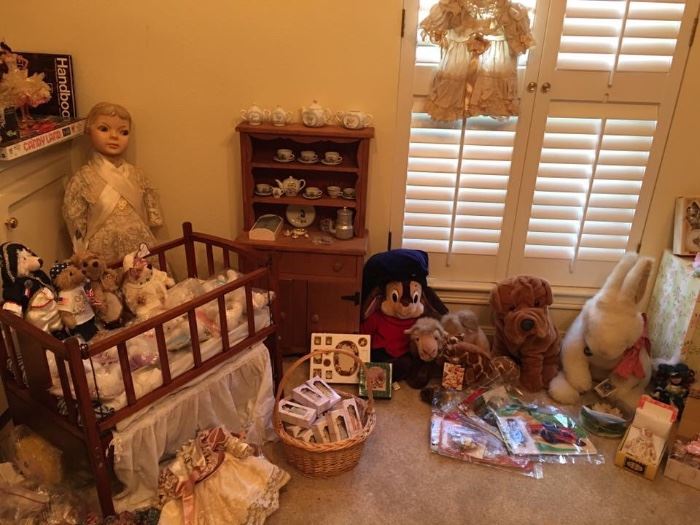 Sweet Vintage Cupboard & Doll Crib