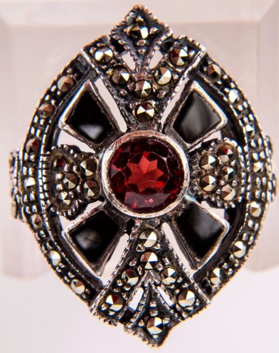 Lot 310 - Jewelry Sterling Silver Garnet Cocktail Ring