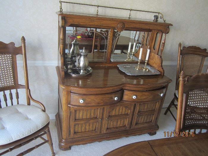 Thomasville buffet with mirror