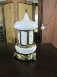 TORNA A SURRIENTO SANTA LUCIA SWISS MUSICAL WHITE LIPSTICK MOVEMENT, SHOWN CLOSED