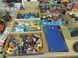 PLASTIC FIGURINES TOYS