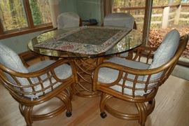 bamboo & glass dining table w/chairs on rollers