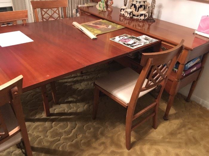 Awesome expanding dining table/hutch