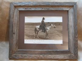 LOT 17 Signed Tommy Lee Jones Photo