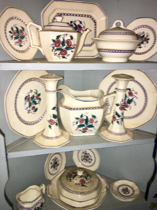 A set of English pottery