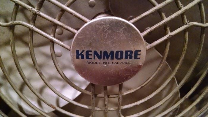 CLOSE-UP....KENMORE TABLE TOP FAN 