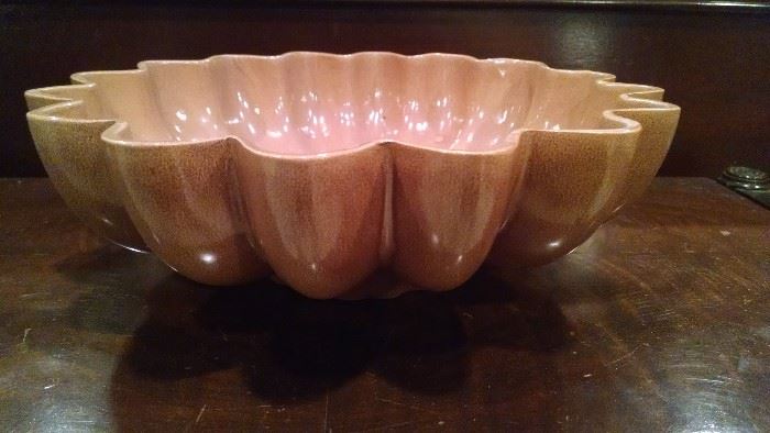 RED WING POTTERY SCALLOPED BOWL