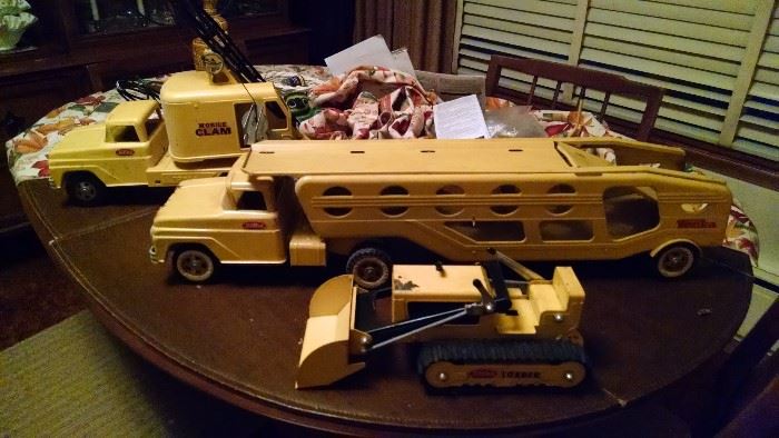 VINTAGE TONKA TOY TRUCK COLLECTION