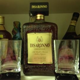  Italian Disaronno amaretto-flavored liqueur