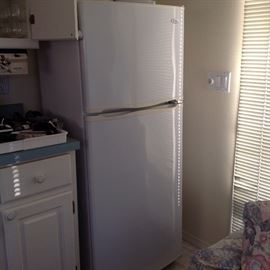 10 cubic ft Whirlpool refrigerator 