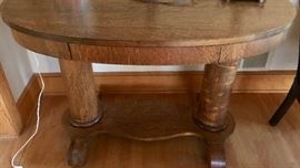 Larkin Co. Oval Pedestal Table (40" L x 25" W x 30" T)