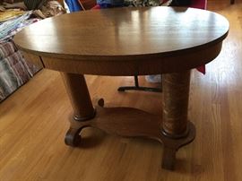 Larkin Co. Oval Pedestal Table (40" L x 25" W x 30" T)