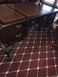 EXECUTIVE LEATHER TOP SOLID WOOD DESK 58" LONG X 30" WIDE X 30" TALL