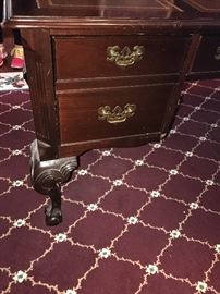 EXECUTIVE LEATHER TOP SOLID WOOD DESK 58" LONG X 30" WIDE X 30" TALL