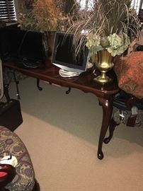 CHERRY WOOD DINING ROOM TABLE