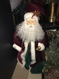 HOLIDAY DECOR'