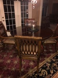 ROUND SOLID WOOD TABLE WITH 6 CHAIRS ( COMES WITH 2 LEAVES)