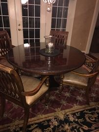 ROUND SOLID WOOD TABLE WITH 6 CHAIRS ( COMES WITH 2 LEAVES)