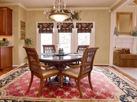 ROUND SOLID WOOD TABLE WITH 6 CHAIRS ( COMES WITH 2 LEAVES)