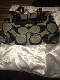 COACH HANDBAG
