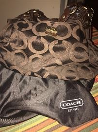 COACH HANDBAG