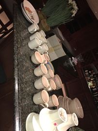 KITCHENWARE AND STONEWARE